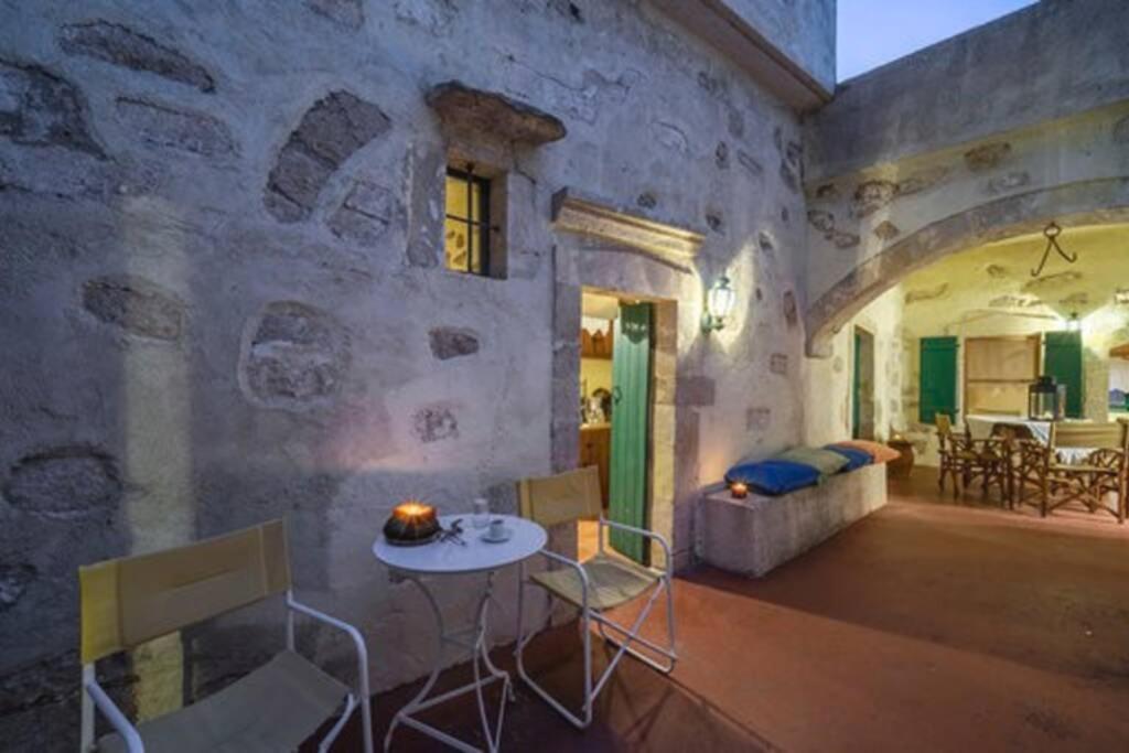 Moundros 1620 Venetian Residence Bagian luar foto