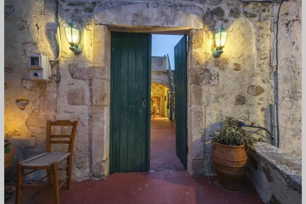 Moundros 1620 Venetian Residence Bagian luar foto